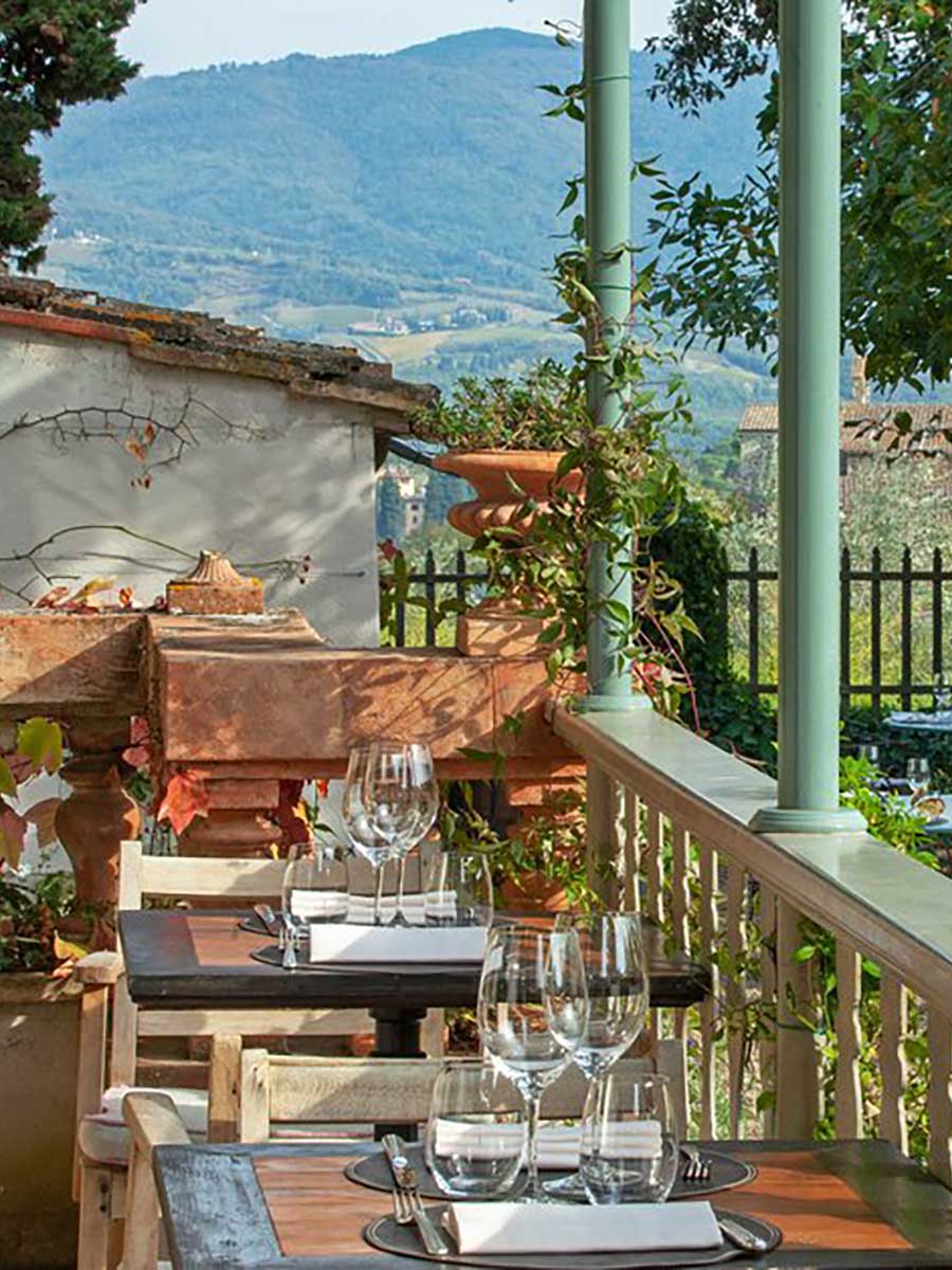 Il Guardingo — sala da pranzo con vista sulle colline del Chianti